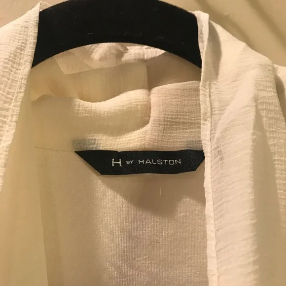 Halston winter white blouse - Picture 3 of 7